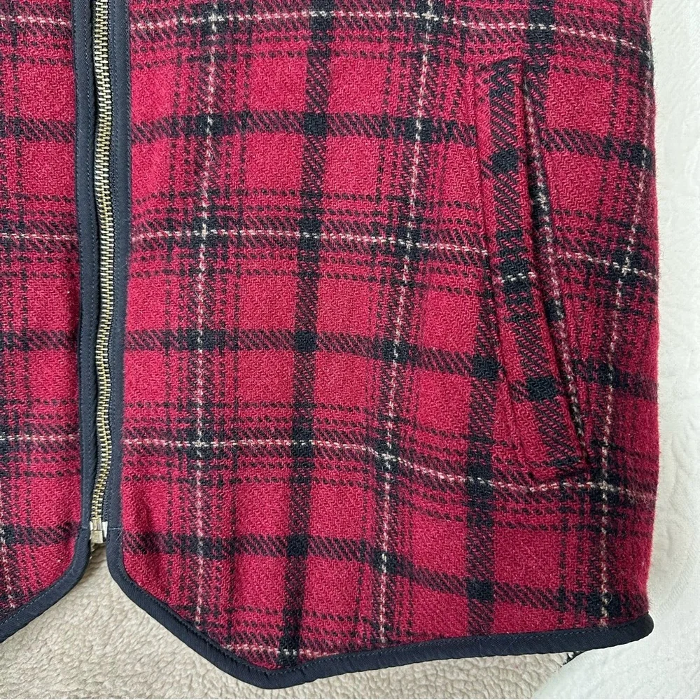 Woolrich reposhing this